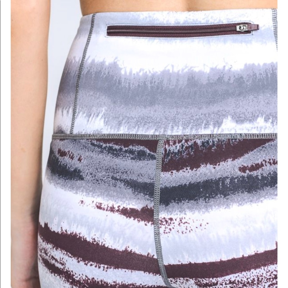 🆕❗️LAST ONE❗️MONO B CAPRI LEGGINGS ❤️ - Picture 3 of 5